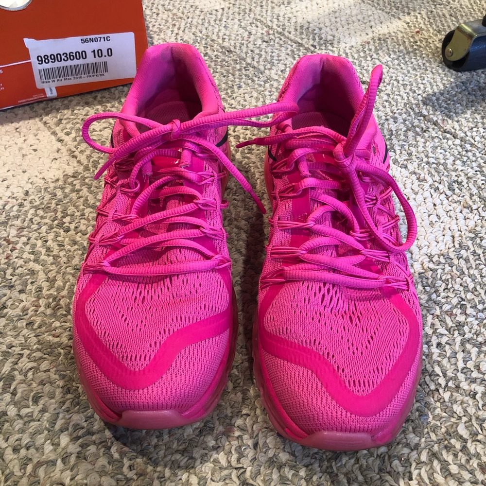 Barely worn women’s Nike air max 10